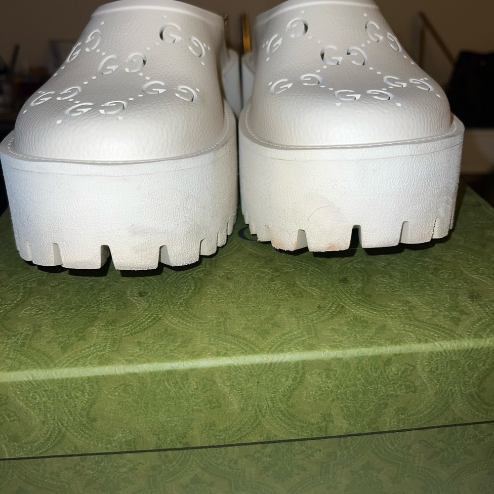 Women’s platform perforated G sandal